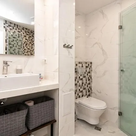 Greek Quarter Flat Two Br Next To Sea Garden * Warna