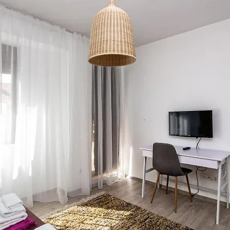 Greek Quarter Flat Two Br Next To Sea Garden * Βάρνα