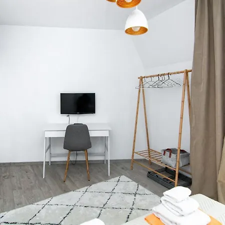 Greek Quarter Flat Two Br Next To Sea Garden Apartment