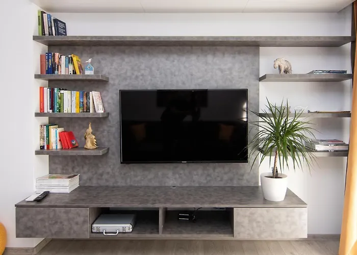 Greek Quarter Flat Two Br Next To Sea Garden Varna